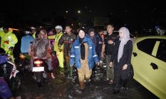 Walikota Eva Dwiana Tinjau Banjir Pasca Hujan Deras Yang Mengguyur Kota Bandar Lampung